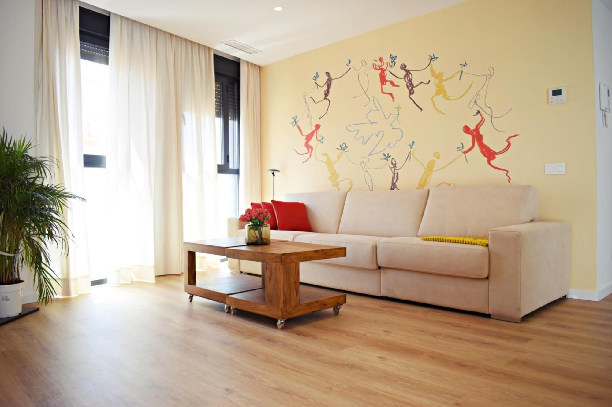 Bright Duplex In Centre